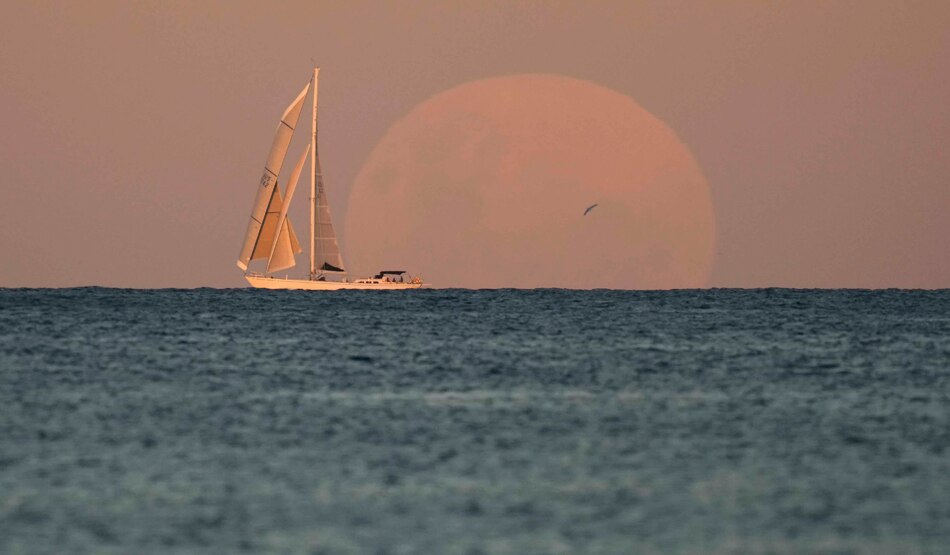 पूर्ण चंद्र ग्रहण4