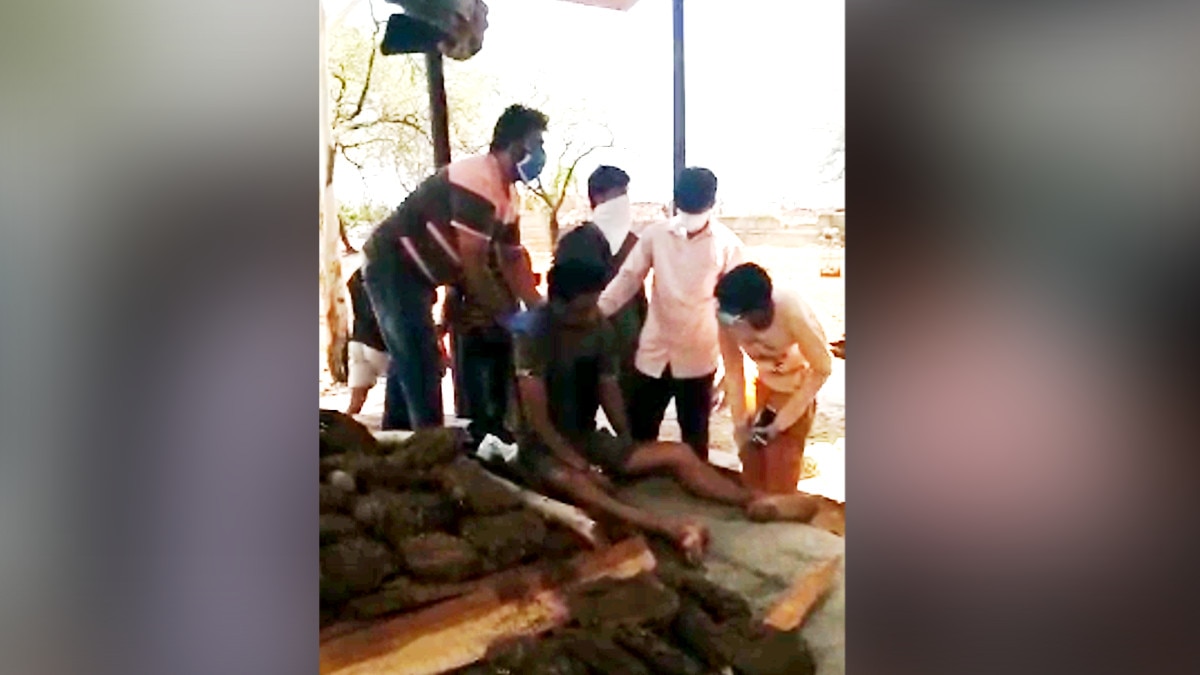 श्मशान में चिता से उठ खड़ा हुआ मुर्दा, ओम-ओम की आवाज के साथ चलने लगी थी सांसें