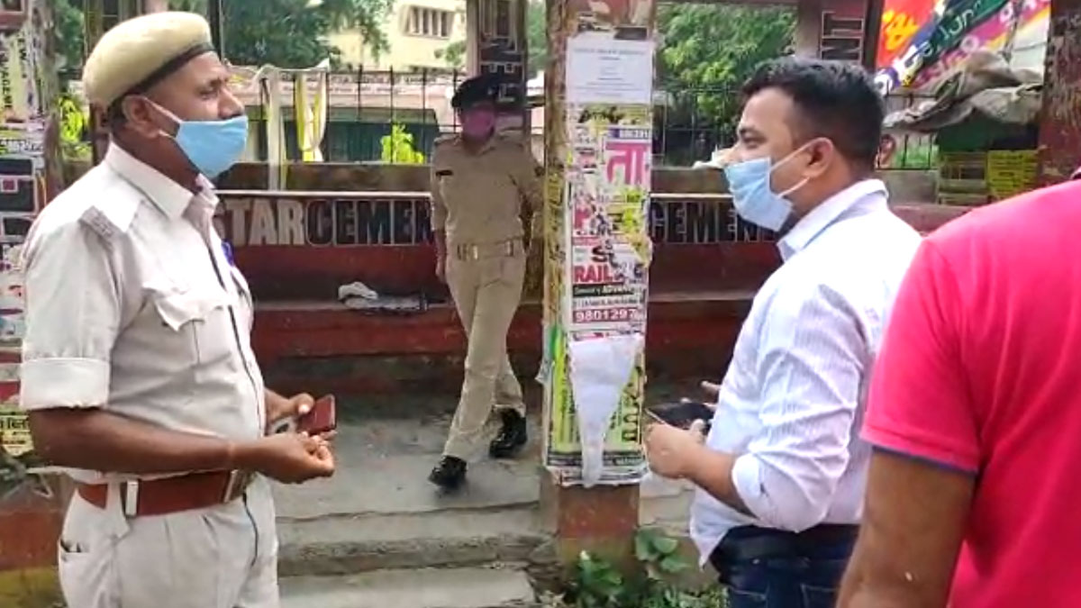 भागलपुर के ASP ने  लहराई पिस्टल