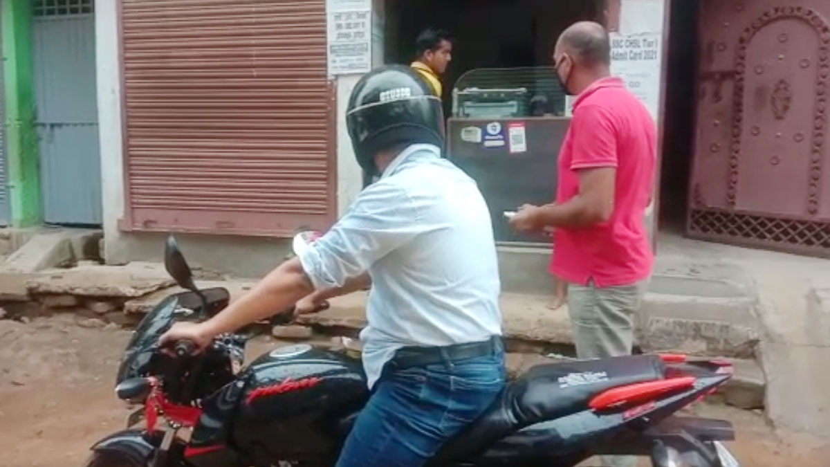 भागलपुर के ASP ने  लहराई पिस्टल