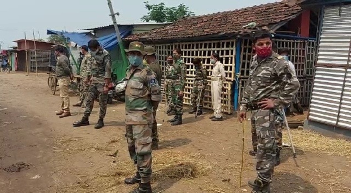 पुलिस पर हमला