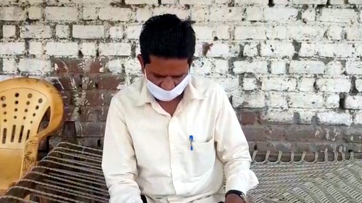   वैक्सीन लगाने के बाद टीचर की 10 साल पुरानी बीमारी खत्म, तलवों में होती थी खुजली से जलन