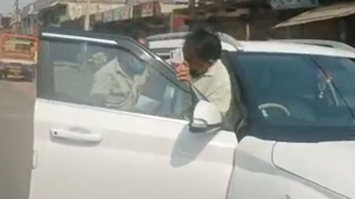  CMO को मारा थप्पड़, सब्जी गिराने पर SHO सस्पेंड