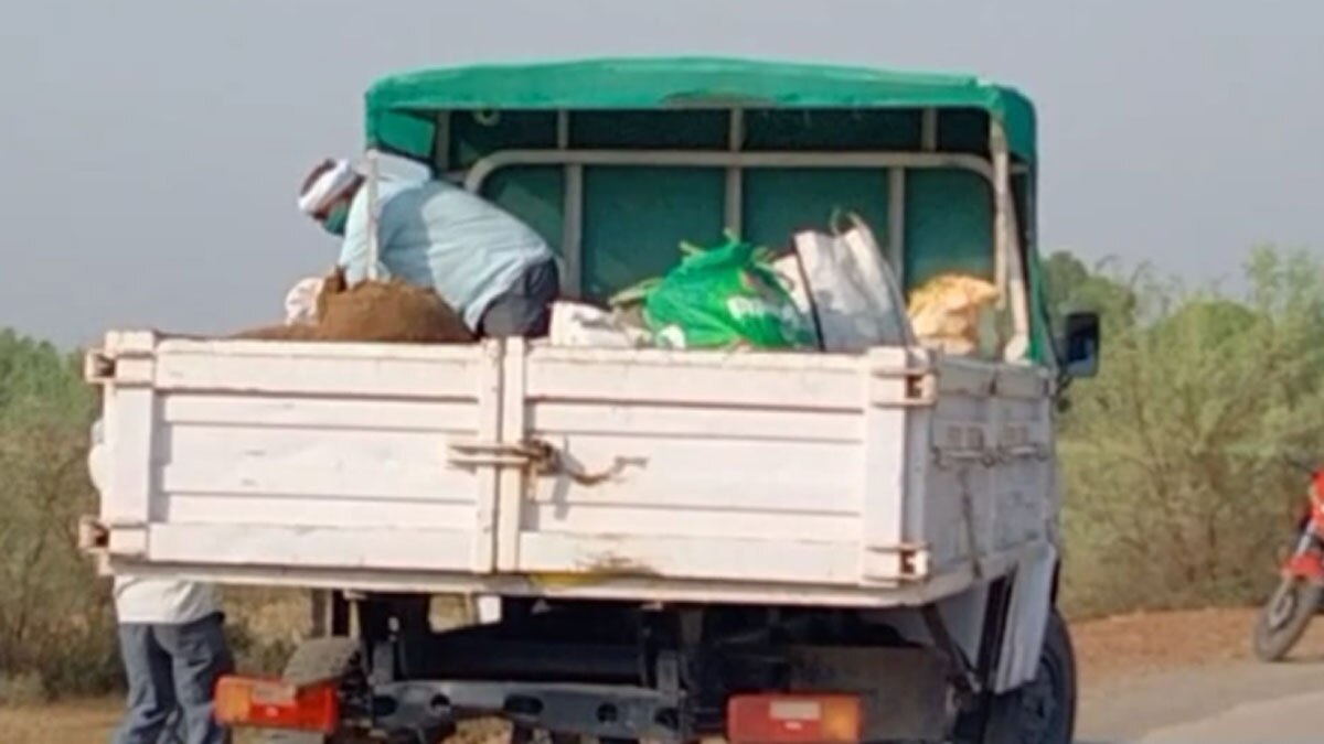 लॉकडाउन में नियमों की अनदेखी पर पुलिस ने किसानों के साथ की सख्ती 