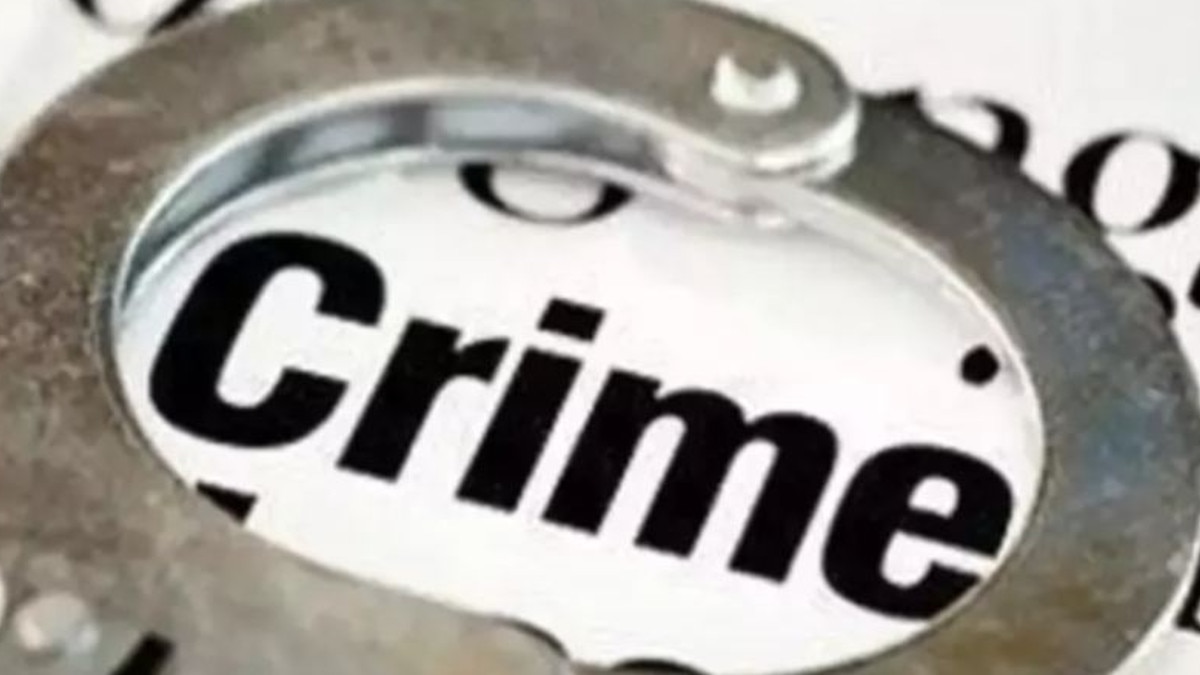 दूसरे को फंसाने के लिए पुलिस चौकी में हंगामा कर वीडियो किया वायरल, खुद पर क‍िए थे ब्लेड से वार 