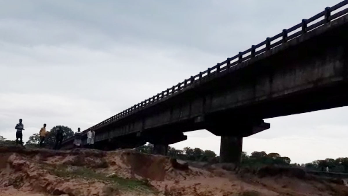  रांची के तमाड़ में पुल टूट गया