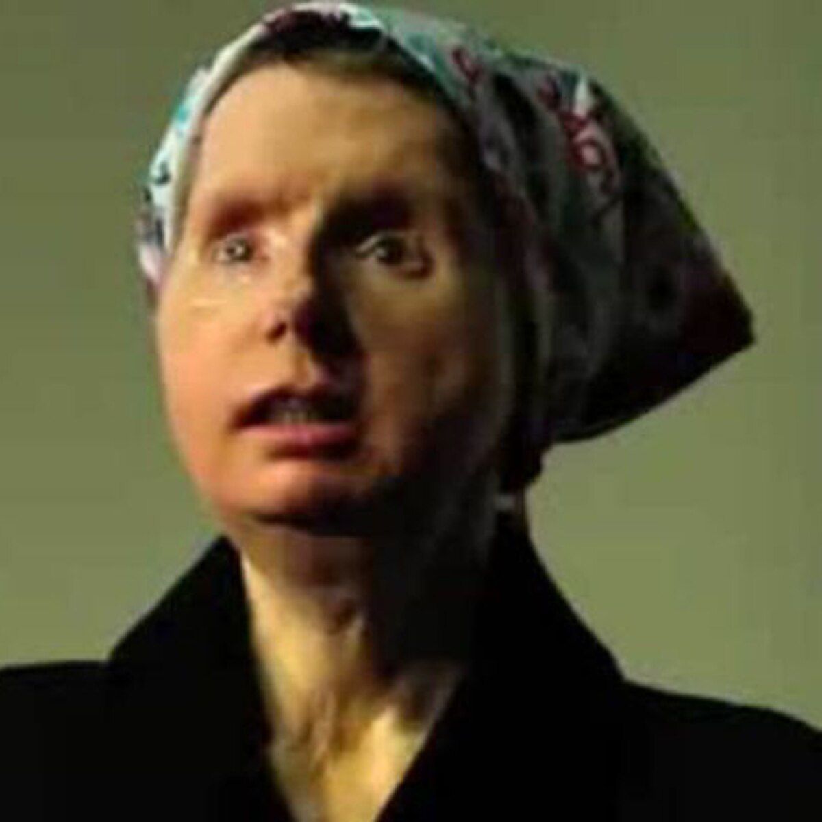 chimpanzee eats woman