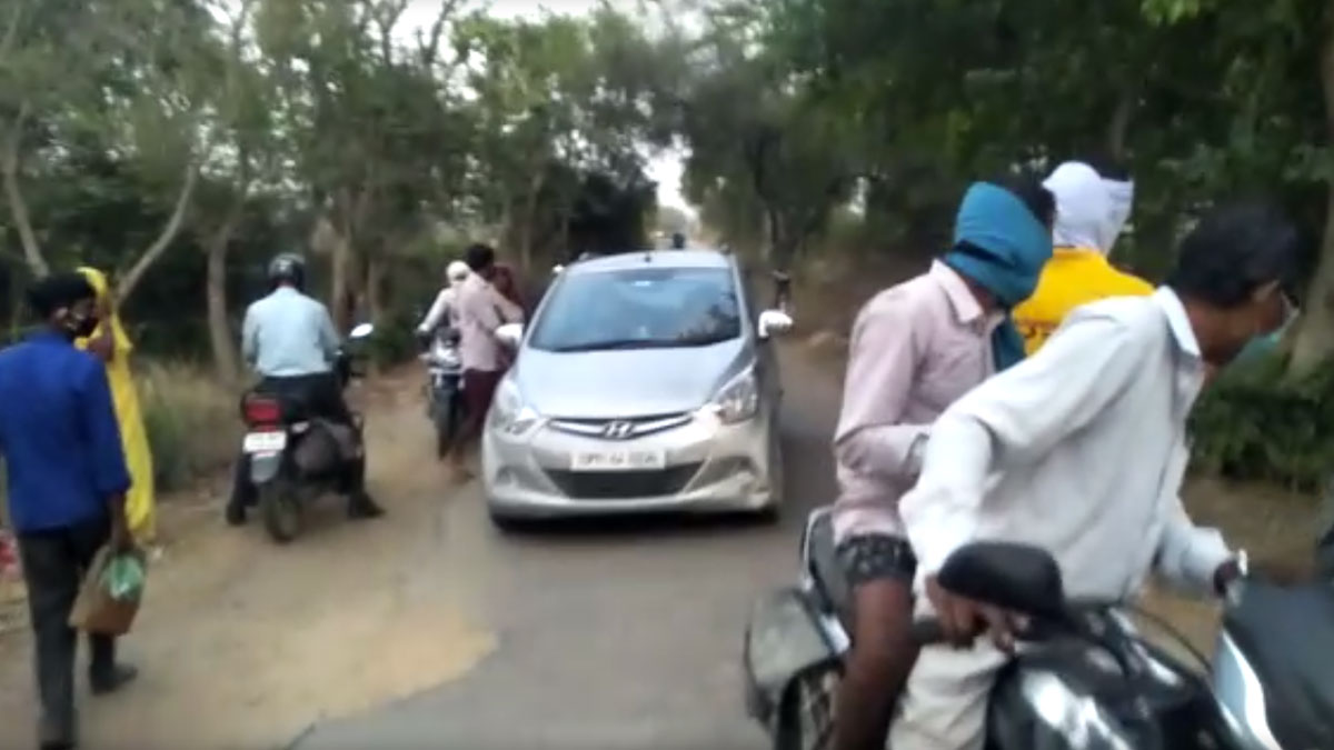 शव को सड़क पर फेंककर भागा झोलाछाप डॉक्टर 