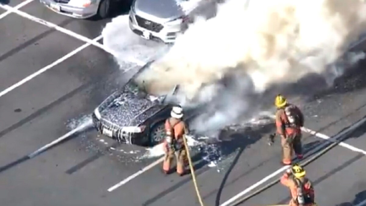 Car caught fire