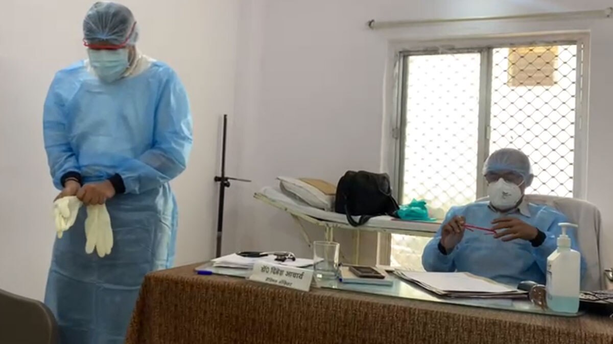 पुलिस की ड्यूटी के बाद SP रैंक का यह अफसर निभाता है डॉक्टर का फर्ज