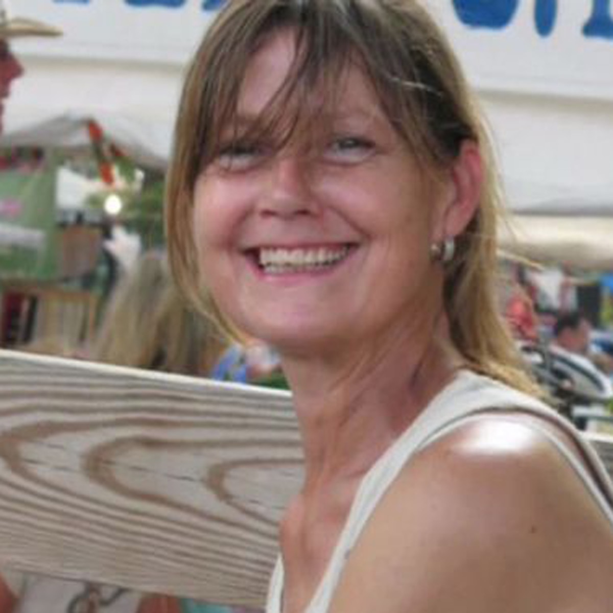 chimpanzee eats woman