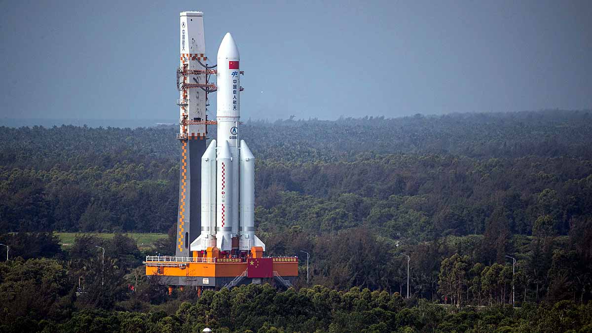 Chinese Rocket Falling on Earth