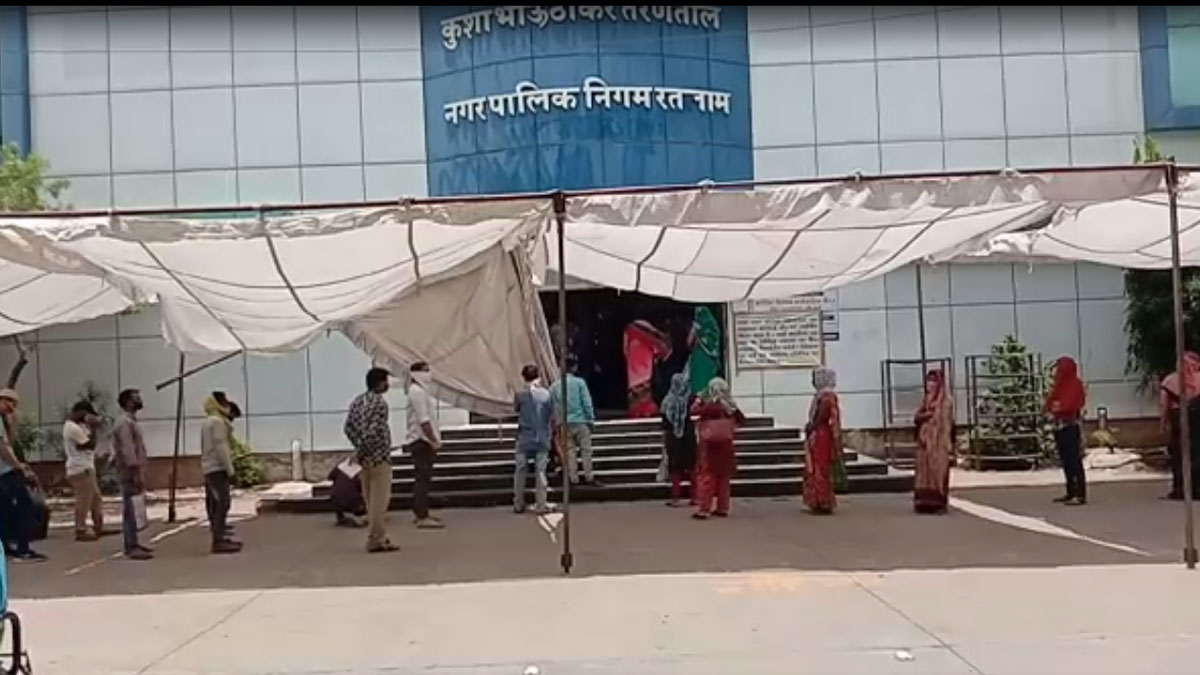 ई-पास मांगने पर पुलिस से भिड़ गईं भाजपा नेता