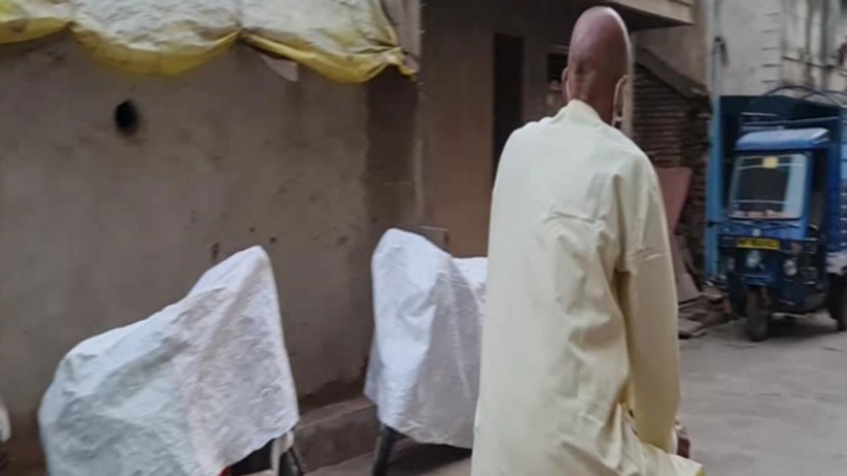 बुजुर्ग ने 13 घंटे में 130 KM का सफर तय किया