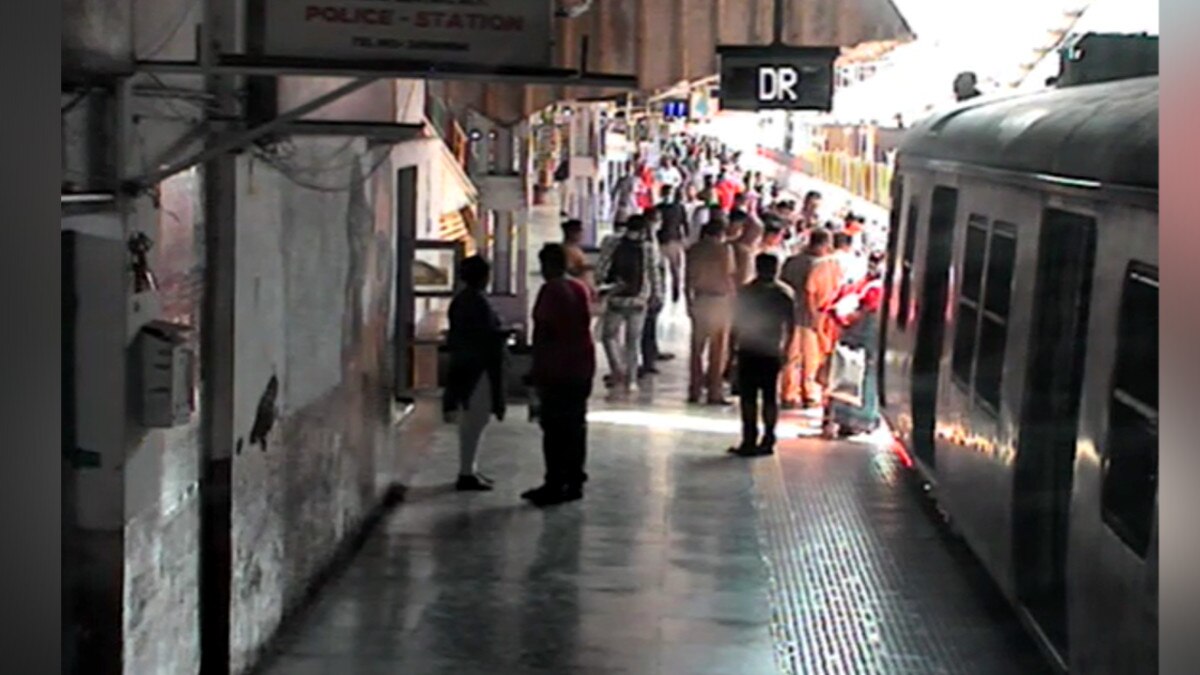 Policeman of Dadar GRP saved the life 