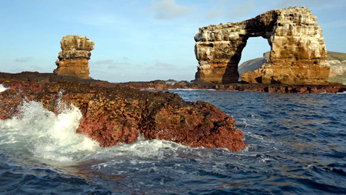 Famous Darwin Arch crashed