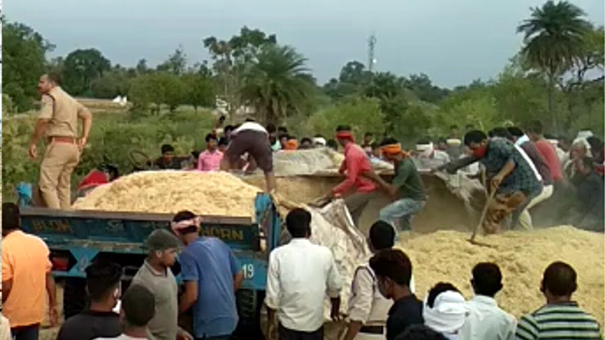 ट्रक ने मारी जोरदार टक्कर तो दो टुकड़ों में बंट गया ट्रैक्टर, सलामत रहा चालक 