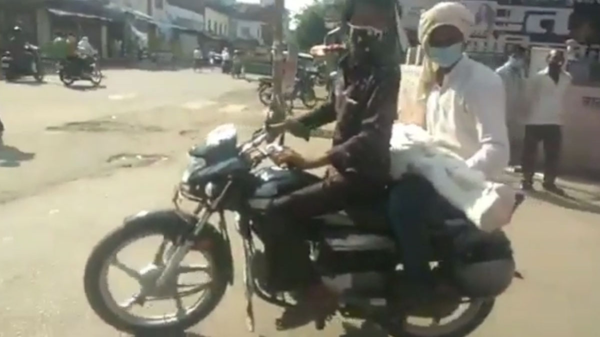 पोस्टमार्टम के लिए बाइक से ले जाना पड़ा शव 