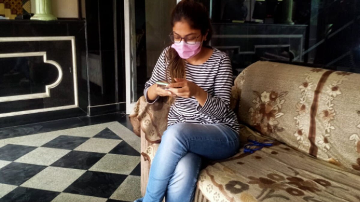 कोरोना से महिला की मौत के बाद भाई ने हड़प लिए जेवर 