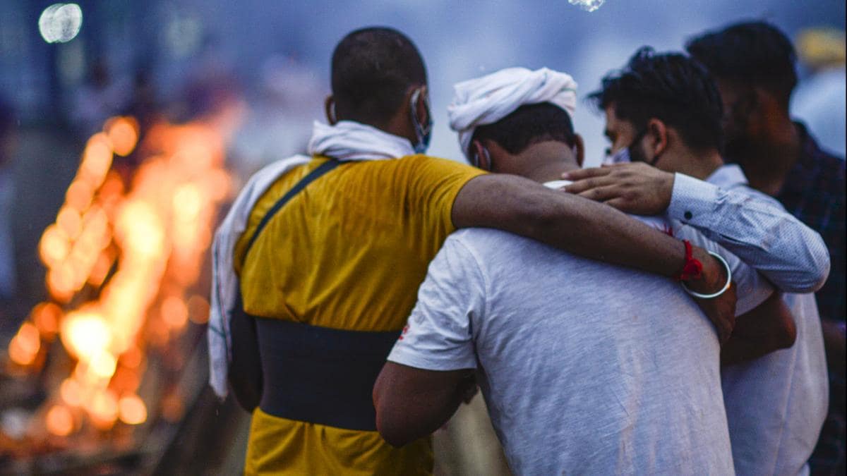 शहर के बाद ग्रामीण इलाकों में कोरोना का तांडव