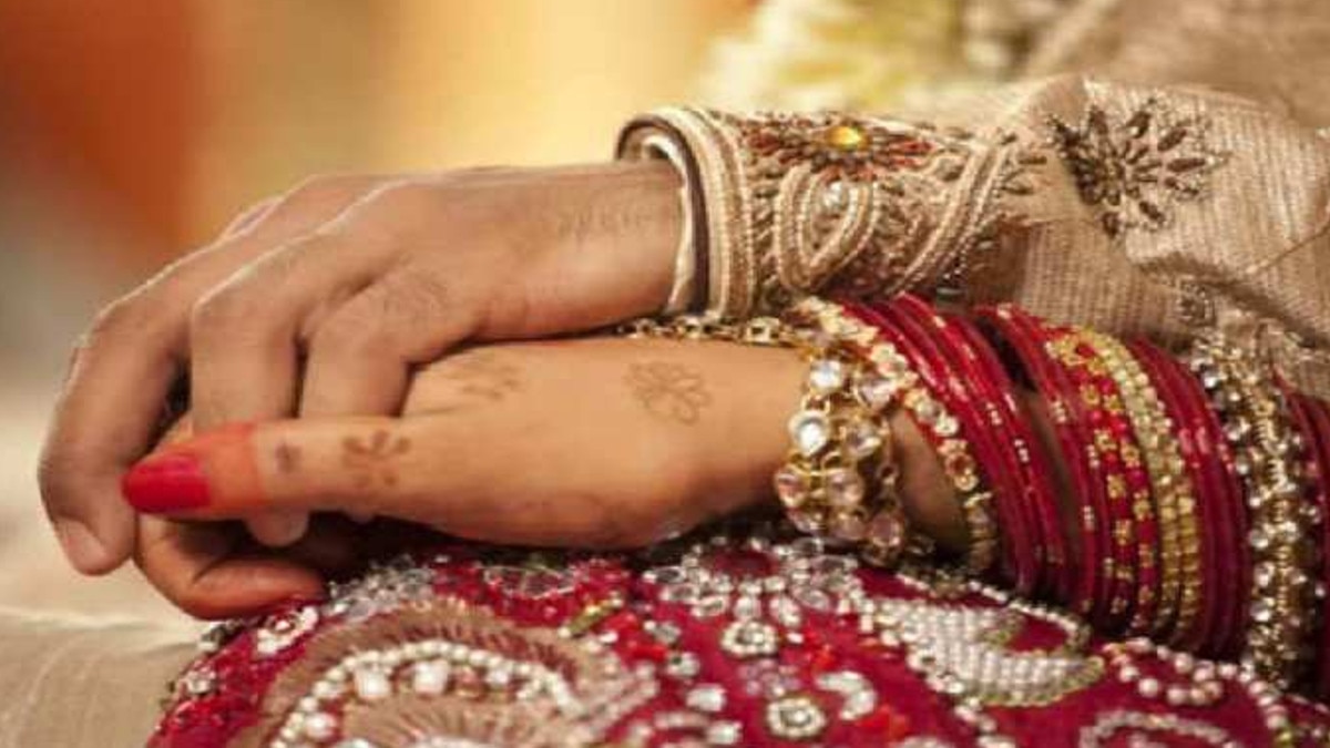 चंद लम्हों में टूटे सात जन्मों के बंधन