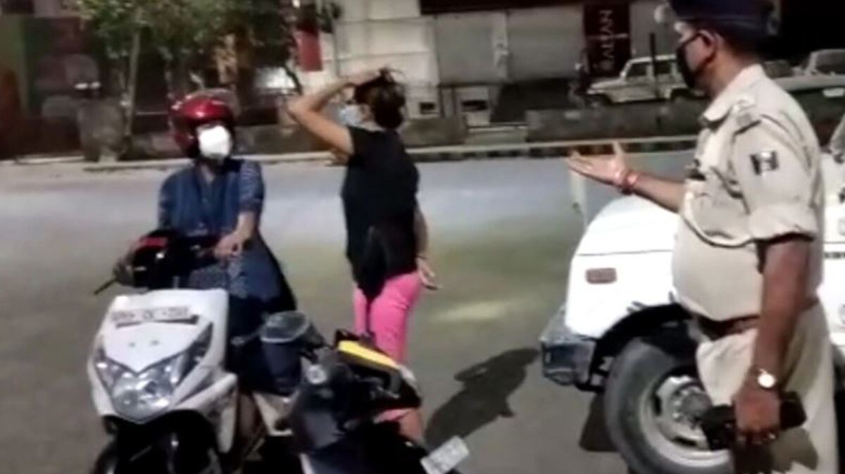 बीच सड़क पर चलता रहा हाई वोल्टेज ड्रामा