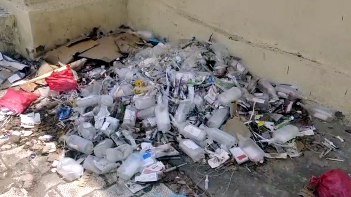 ग्रामीण इलाकों में पोस्टेड डॉक्टरों की ज‍िला हॉस्पिटल के कोव‍िड वार्ड में लगाई ड्यूटी, ग्रामीणों की जान रामभरोसे