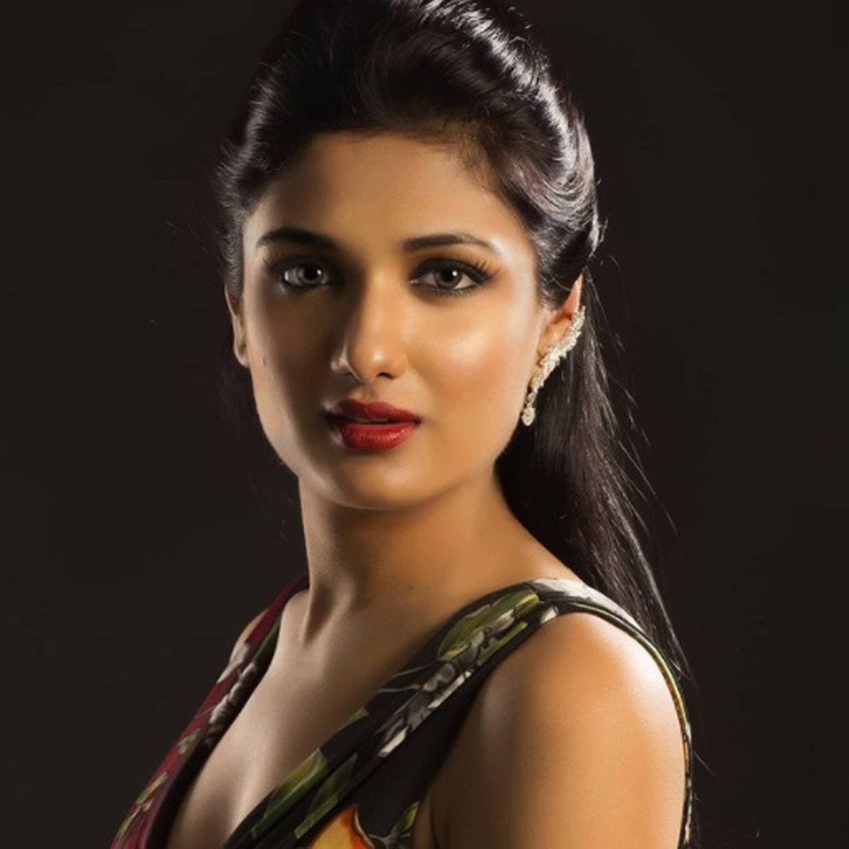 ईशा अग्रवाल 