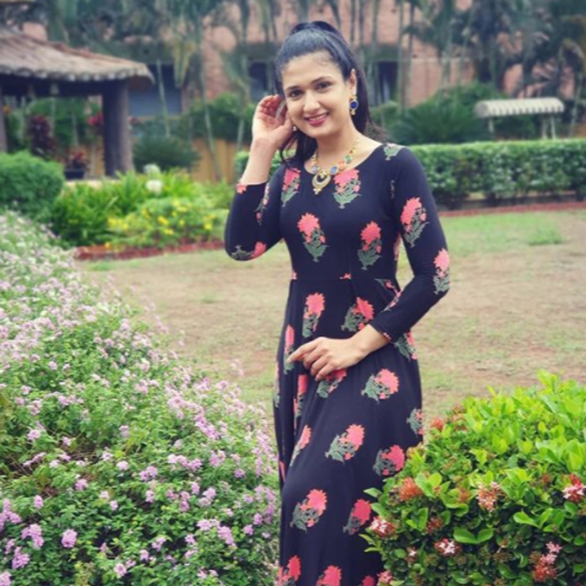 ईशा अग्रवाल 