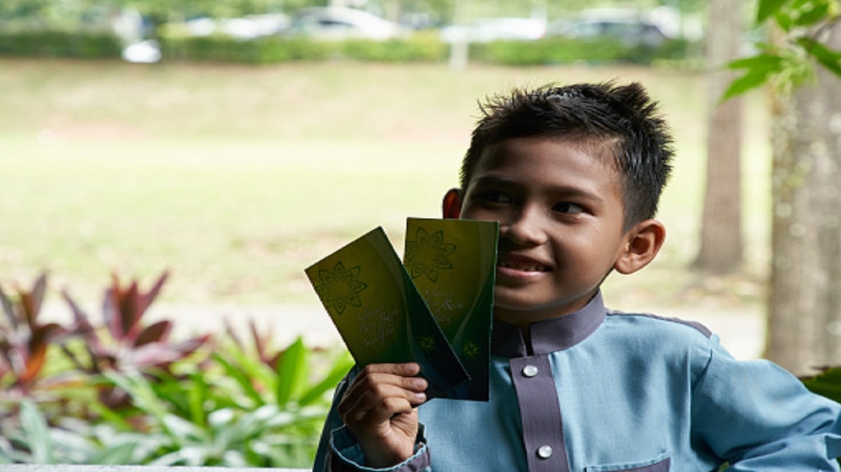 HDFC Bank में बच्चों को बचत खाते पर मिलता है शिक्षा बीमा