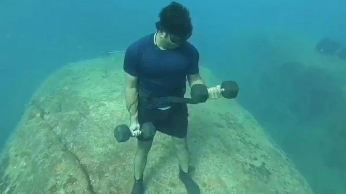 underwater exercise