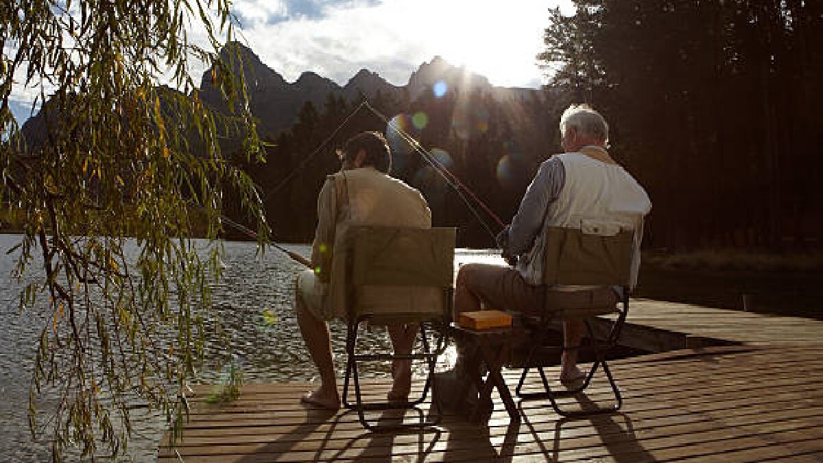 जुआ महंगी गाड़ियां फर्जी बैंकर