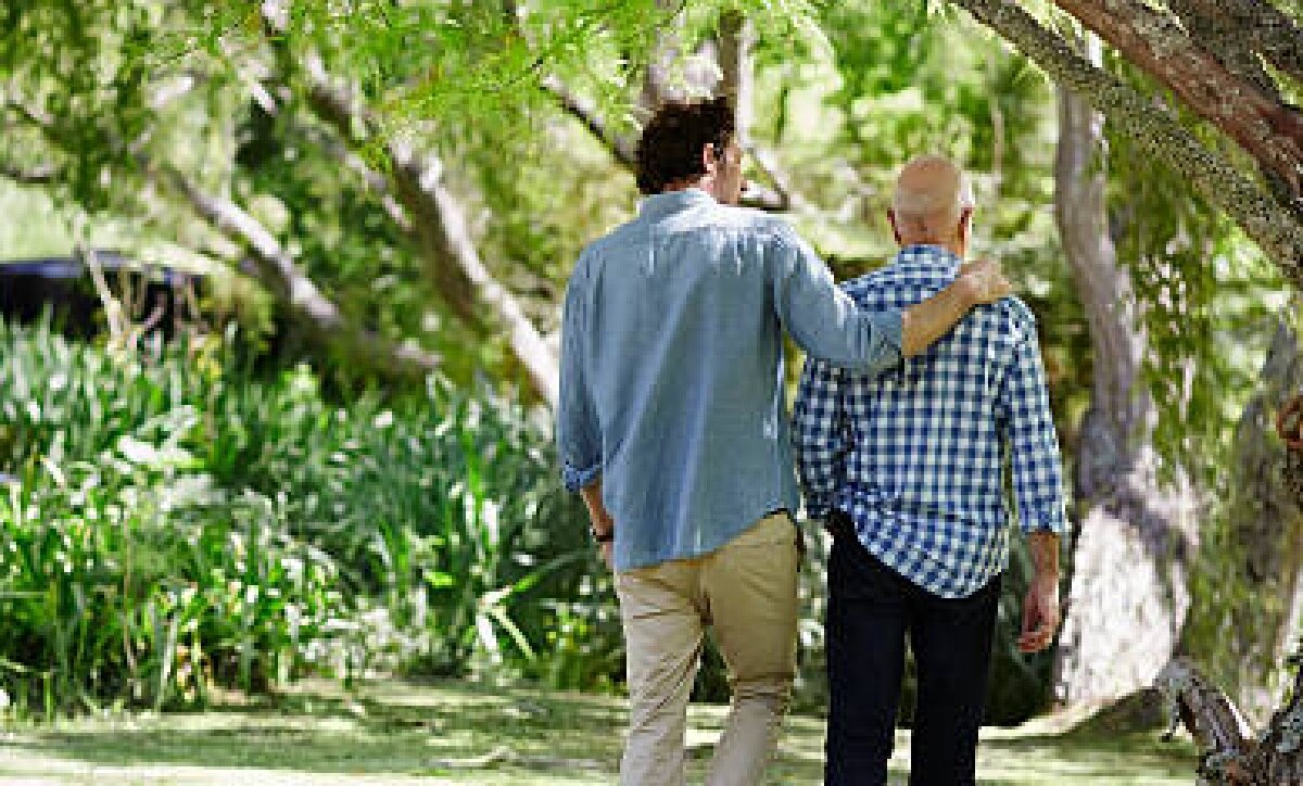 जुआ महंगी गाड़ियां फर्जी बैंकर