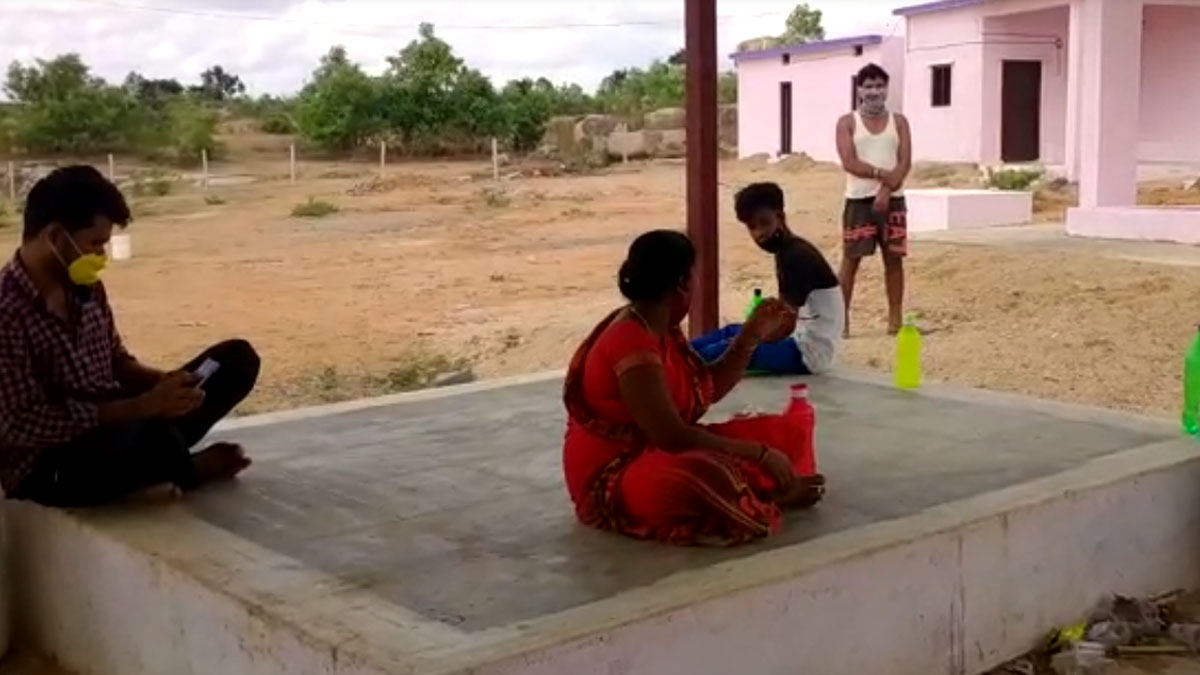 गांव में लोगों ने किया वैकुण्ठ धाम में खुद को   क्वारंटीन