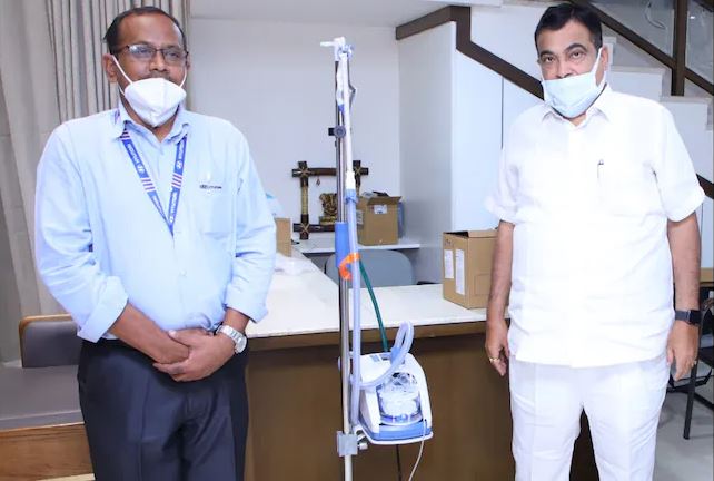 30 हाय फ्लो नेसल ॲाक्सीजन मशीन गडकरी के हवाले