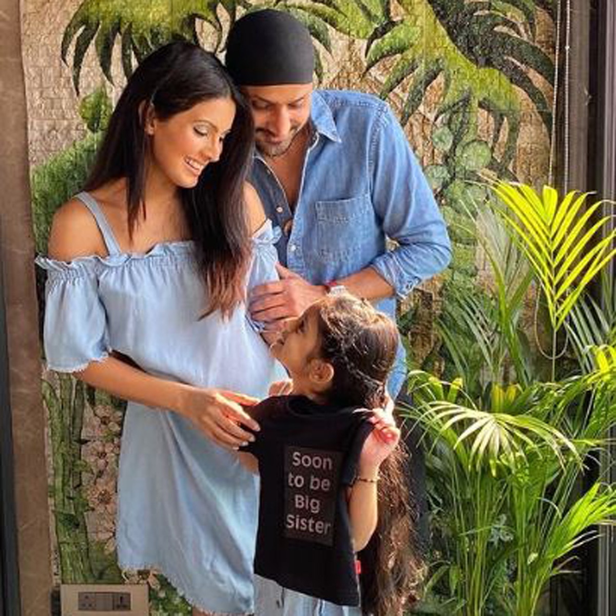 फैमिली संग गीता बसरा