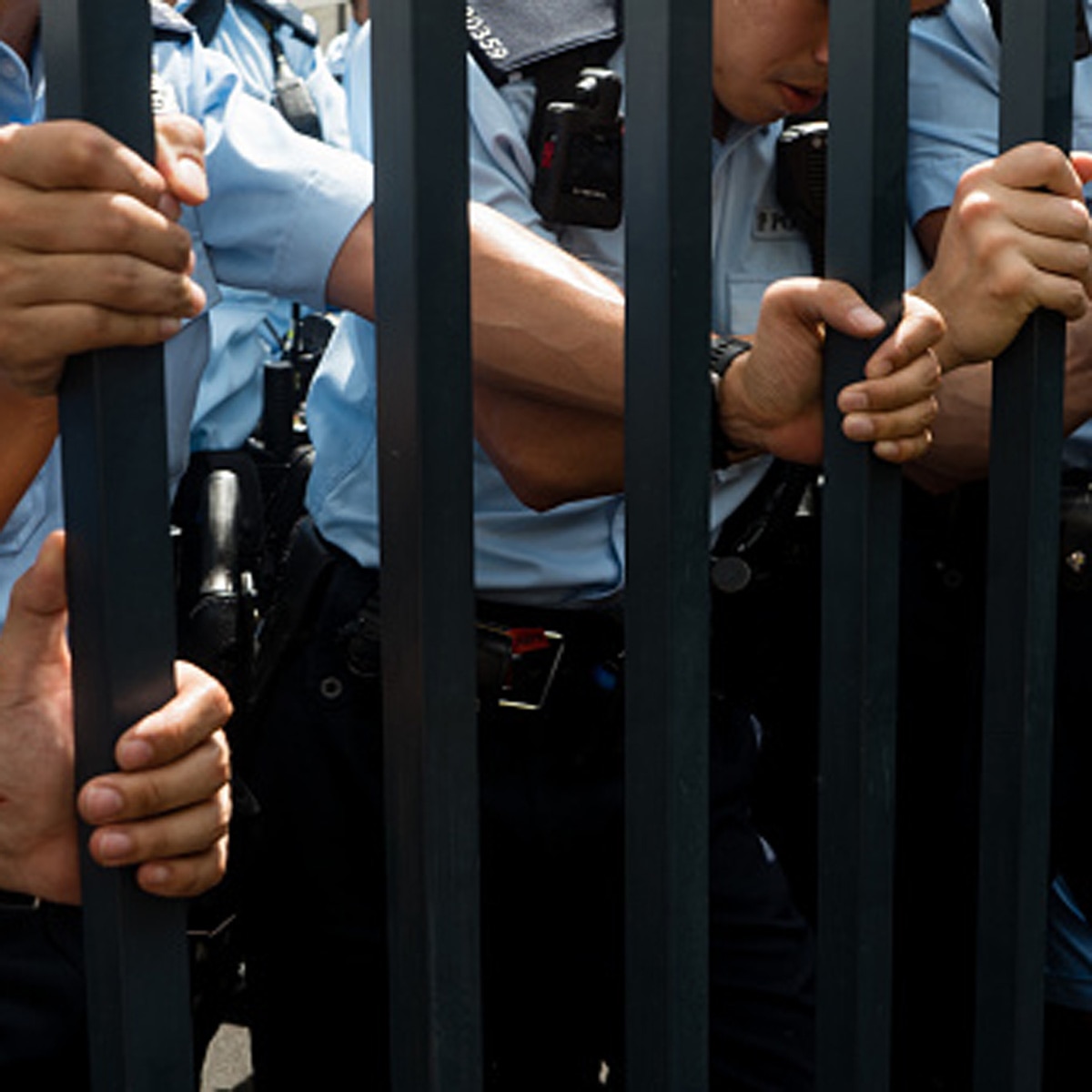 hongkong police officer arrest