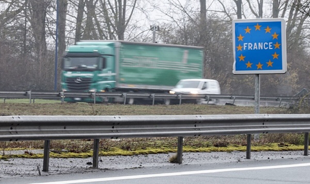 किसान ने बदली दो देशों की सीमा