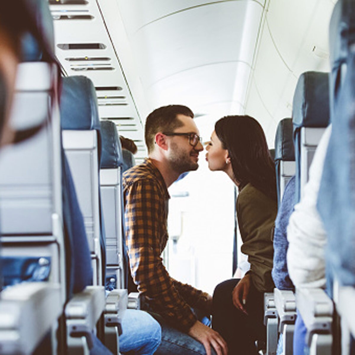 kissing couple flight pak