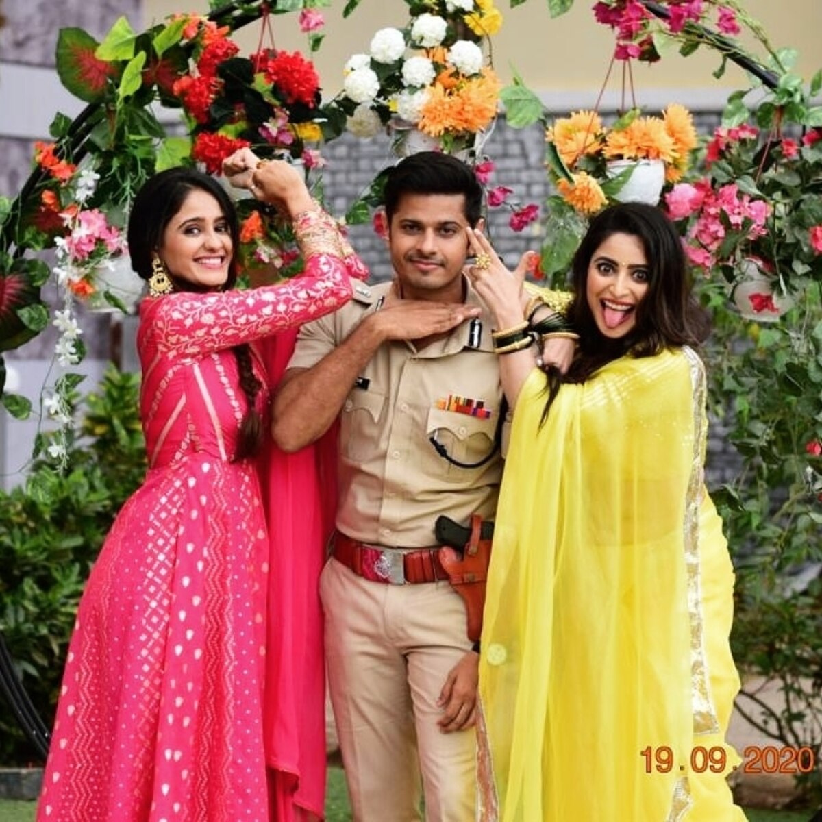 गम है किसी के प्यार में