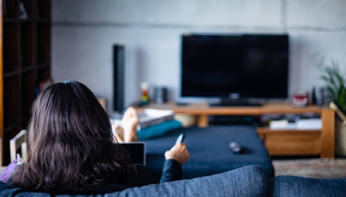 boss excludes girl from party