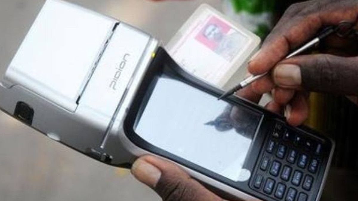 जनता कर्फ्यू के दौरान द‍िखा अजीबोगरीब नजारा, पुल‍िस वालों ने भी जोड़ ल‍िए हाथ 