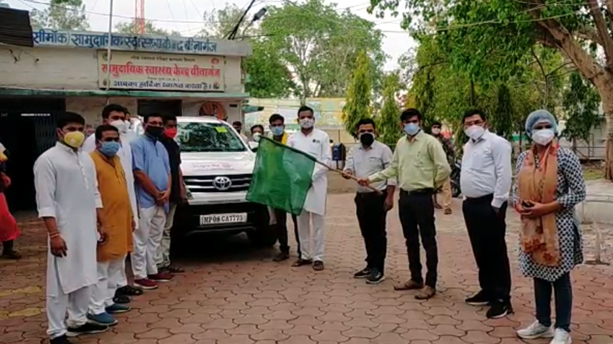 विधायक ने Fortuner की दान