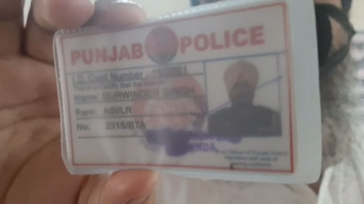 पुलिसकर्मी विधवा महिला को ब्लैकमेल कर उसका शारीरिक शोषण कर रहा था