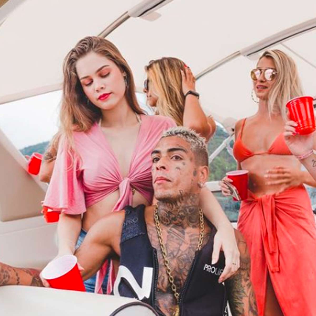 singer death balcony