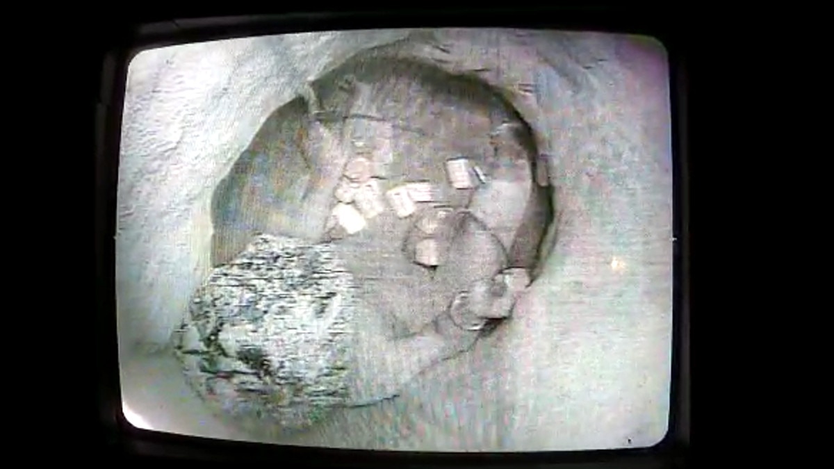 नब्बे फीट गहरे बोरवेल में ग‍िरा 4 साल का मासूम, 18 घंटे बाद देशी जुगाड़ से न‍िकाला बाहर 