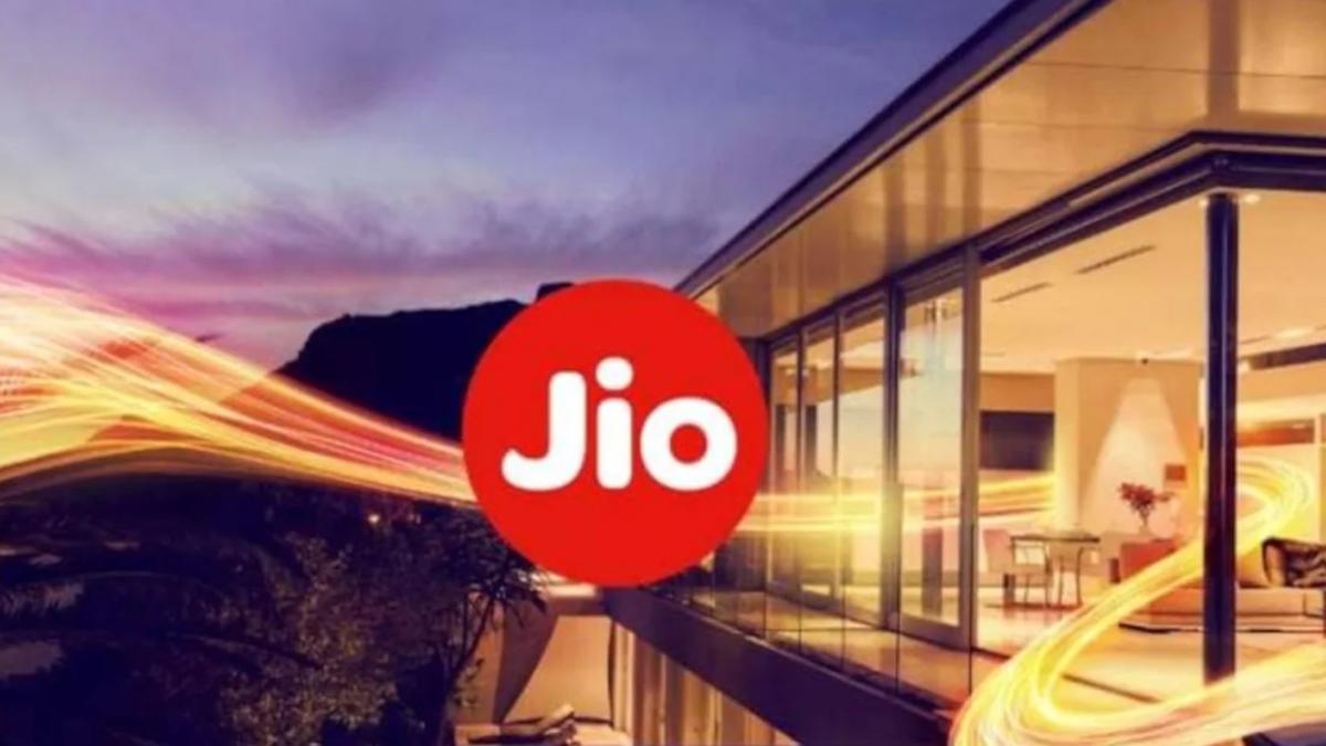 Jio के इन प्लान्स में रोज मिलता है 2GB हाई-स्पीड डेटा, कीमत 249 रुपये से शुरू