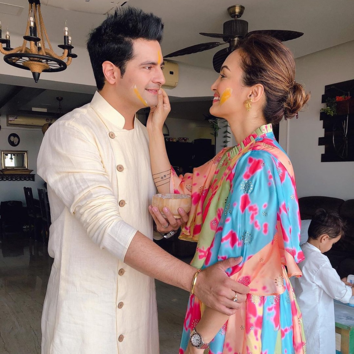  करण मेहरा