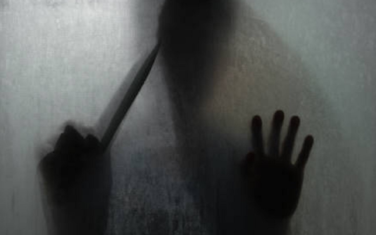 लड़के ने लड़की को 114 बार मारा चाकू