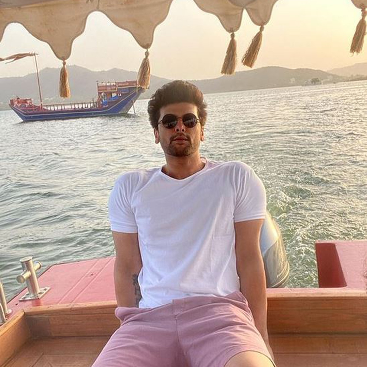  कुशल टंडन 